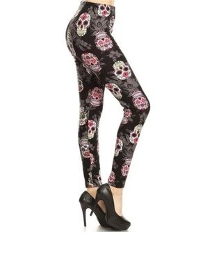 Leggings Depot Black Sugar Skull Print Leggings with Pink & White Accents